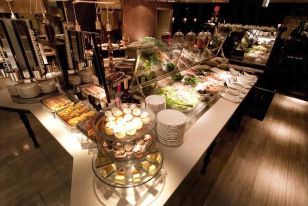 除了甜品外,還有各種不同西式料理可供客人選擇,性價比頗高 (圖: Bittersweets Buffet) Bittersweets Buffet